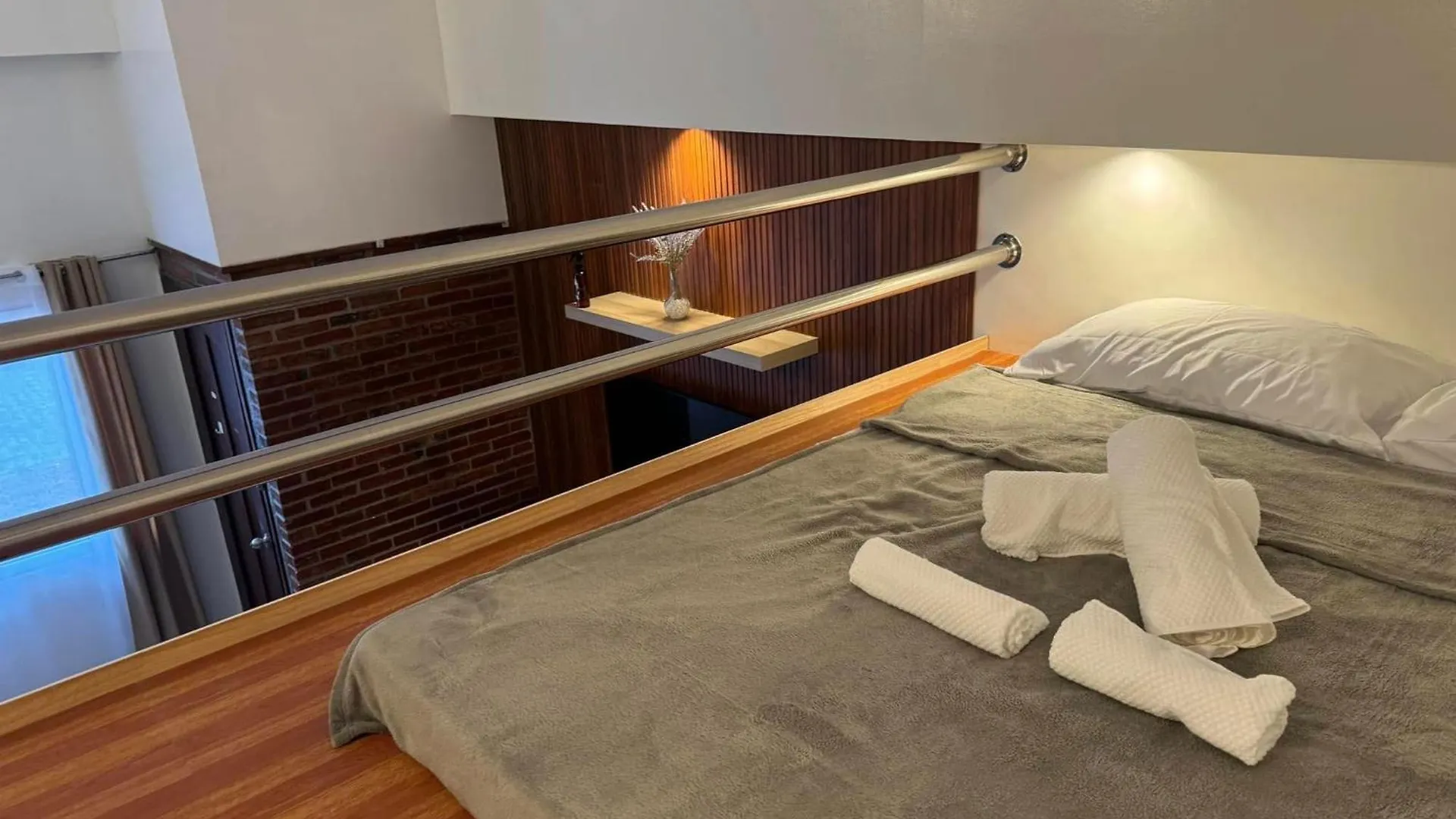 Bed & Breakfast Cozy Pod Staycation Olongapo