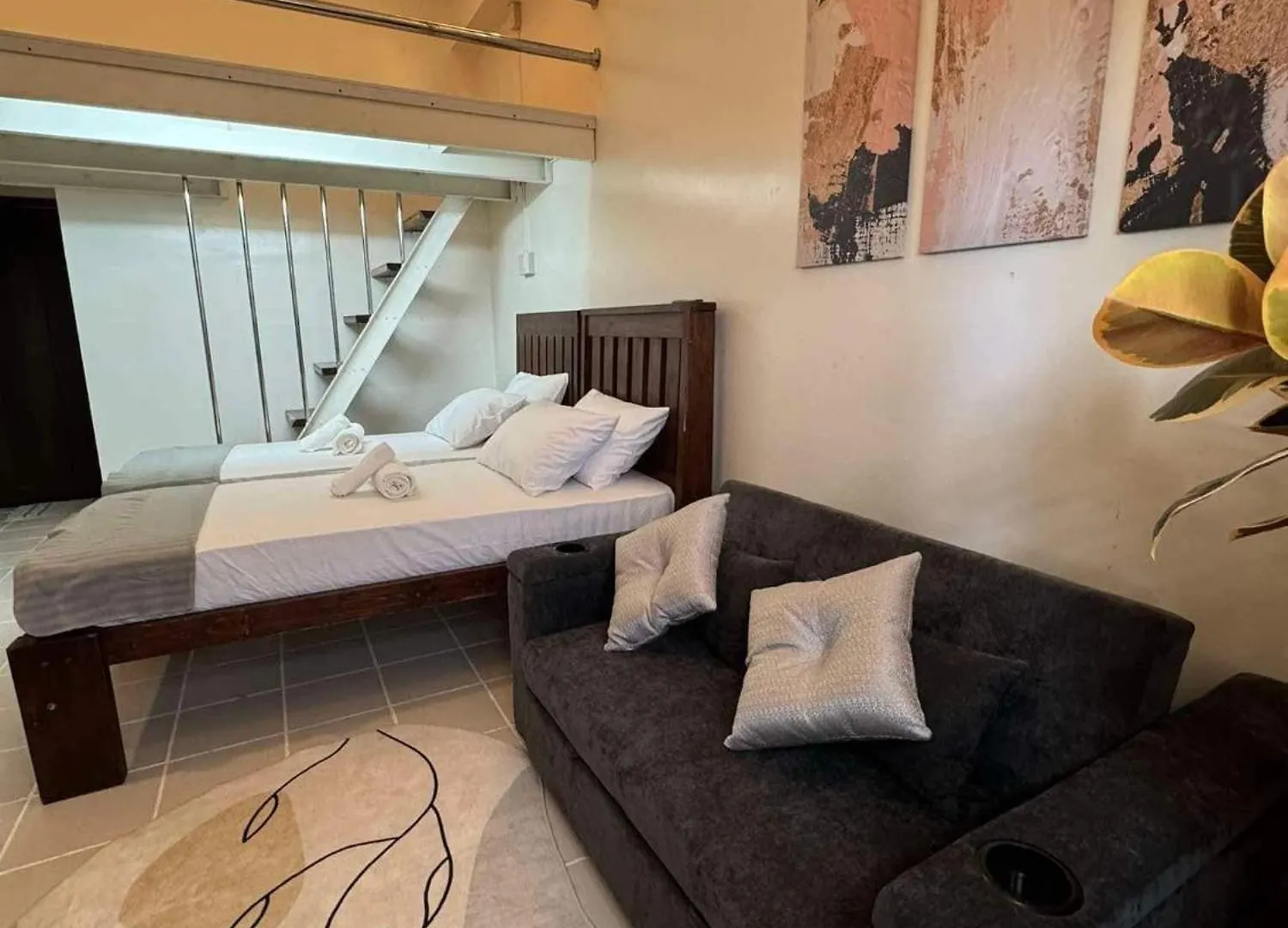 Cozy Pod Staycation Olongapo 0*,